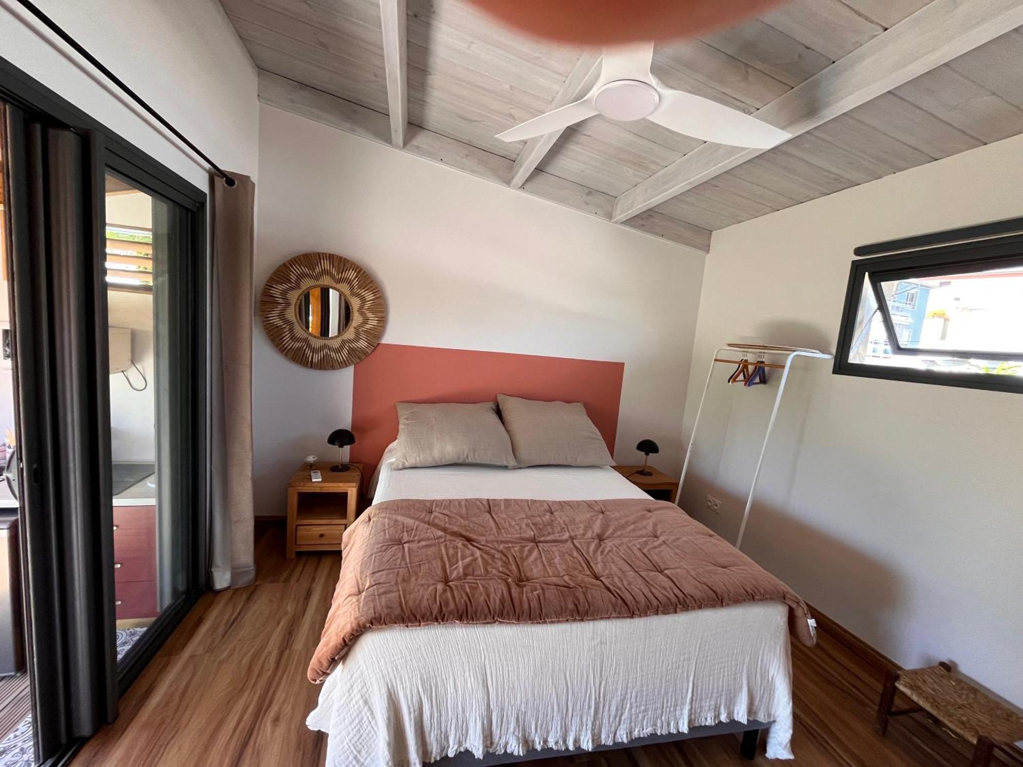 Bungalow Leu Gadiamb แซ็งต์-เลอ ภายนอก รูปภาพ