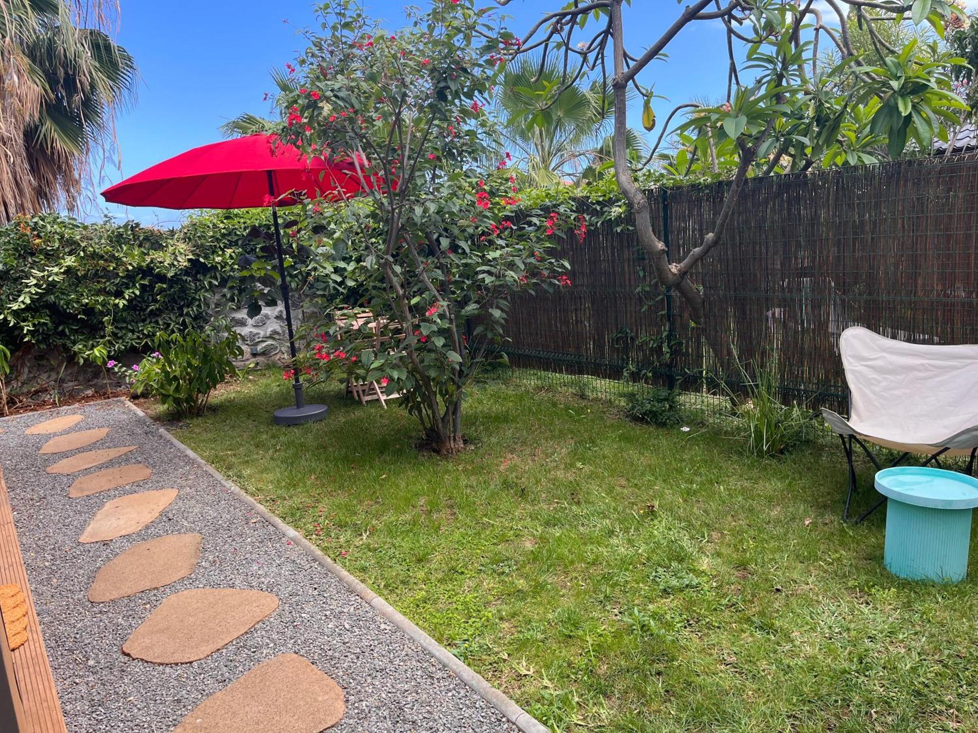 Bungalow Leu Gadiamb แซ็งต์-เลอ ภายนอก รูปภาพ